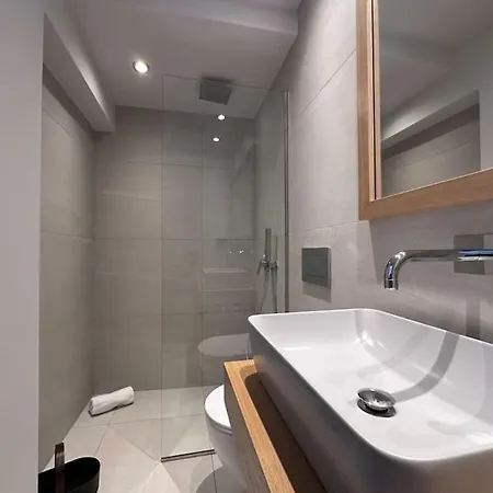 Luxury Irida In *