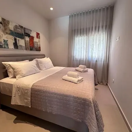 Luxury Irida In *