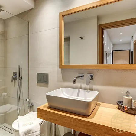 Luxury Irida In Villa